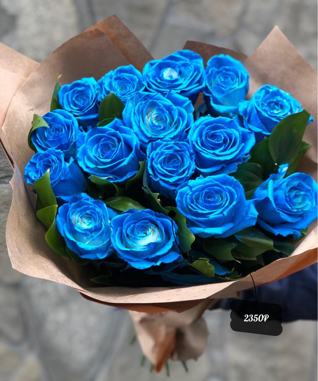 Длинные синие розы